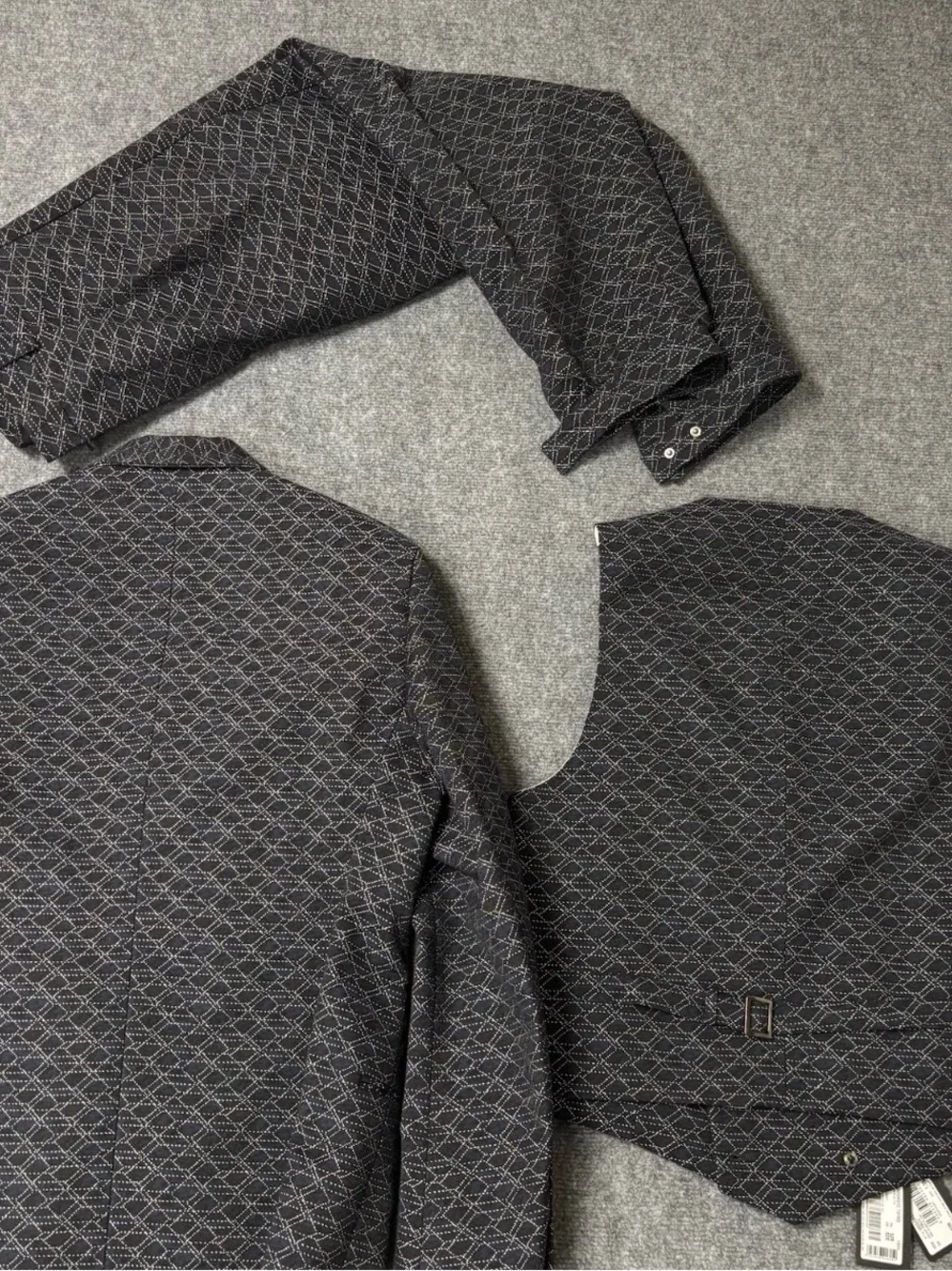 Giorgio Armani Men’s RARE 3 Piece Suit Sz 52R Blazer-vest-pants NWT